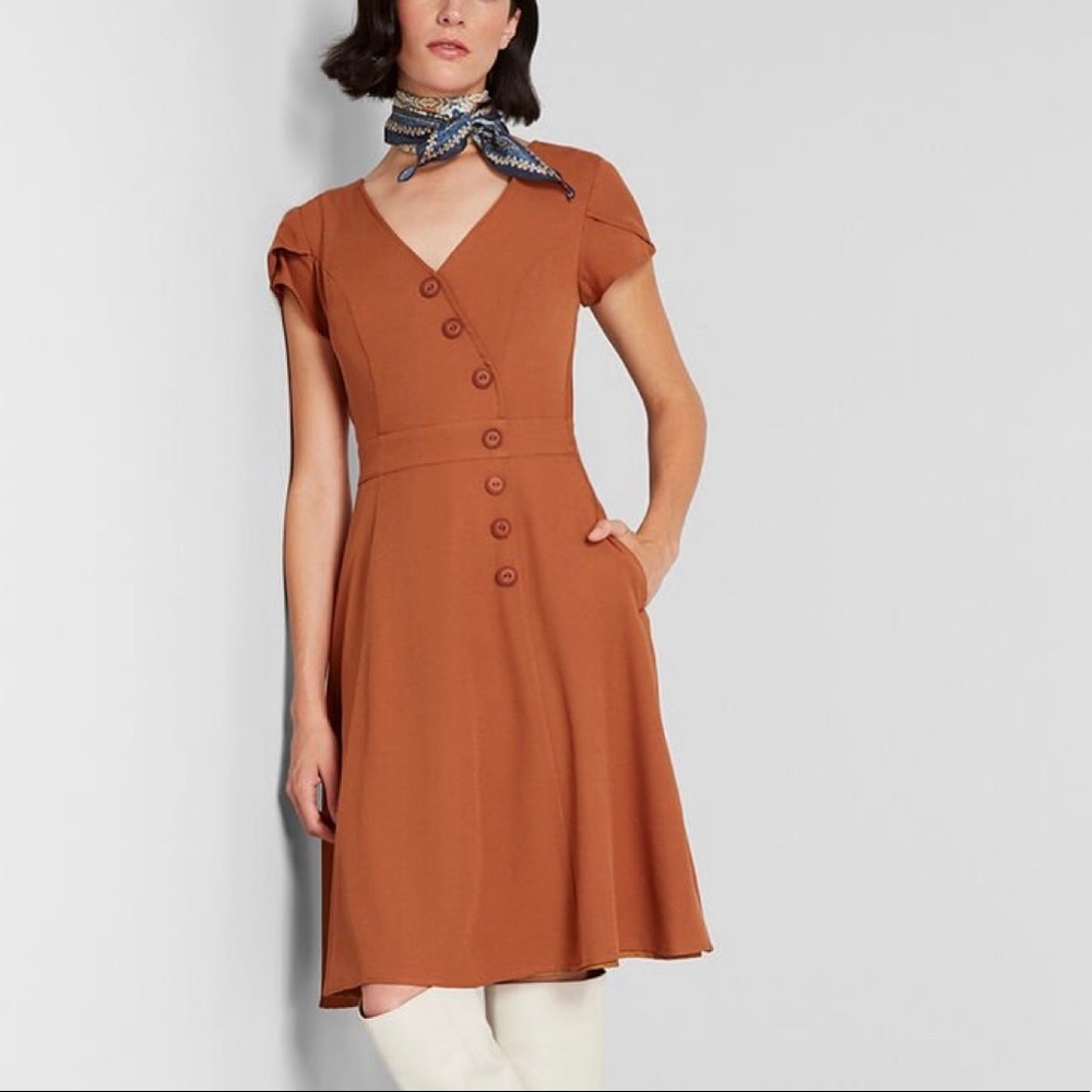 NWT ModCloth short sleeve dress in rust  Sz M